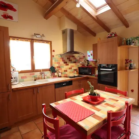 Gite Leucamp, 2 Pieces, 3 Personnes - Fr-1-742-463 Holiday home